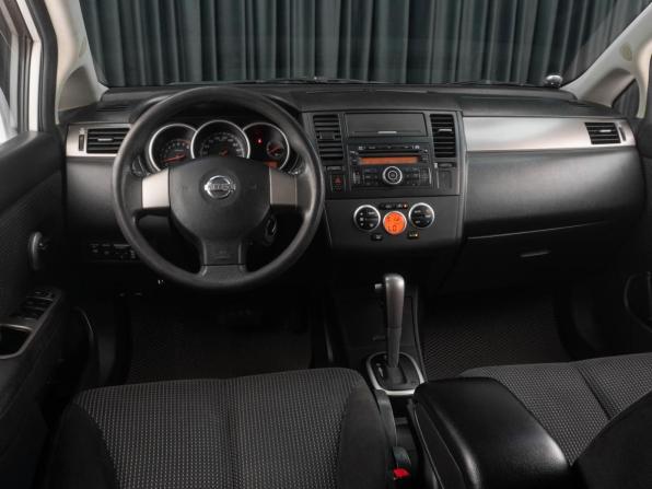 Nissan Tiida I Рестайлинг с пробегом 2011 года, цена 649 000 рублей, 250828 км, хэтчбек, Автокод Объявления
