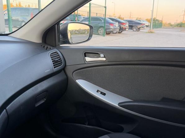 Hyundai Solaris I с пробегом 2013 года, цена 870 000 рублей, 82230 км, седан, Автокод Объявления