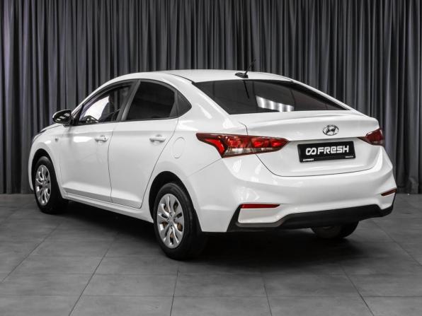 Hyundai Solaris II с пробегом 2018 года, цена 709 000 рублей, 293576 км, седан, Автокод Объявления
