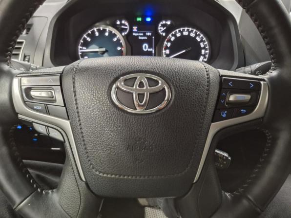Toyota Land Cruiser Prado 150 Series Рестайлинг 2 с пробегом 2018 года, цена 5 910 000 рублей, 85243 км, внедорожник, Автокод Объявления