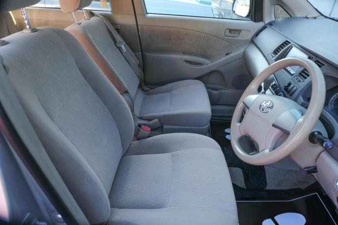 Toyota ISis I Рестайлинг с пробегом 2010 года, цена 997 000 рублей, 190000 км, компактвэн, Автокод Объявления