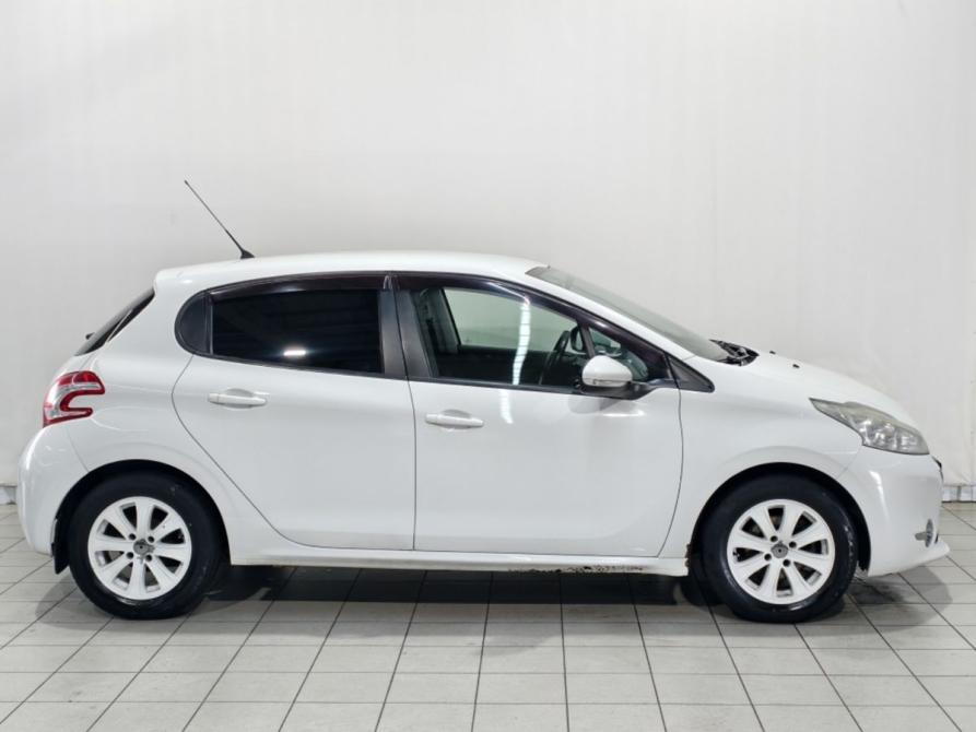 Peugeot 208 I Курск  - изображение 4