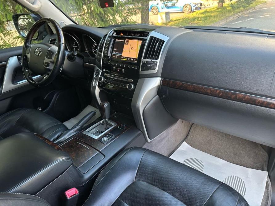 Toyota Land Cruiser 200 Series Рестайлинг 1 Санкт-Петербург  - изображение 32