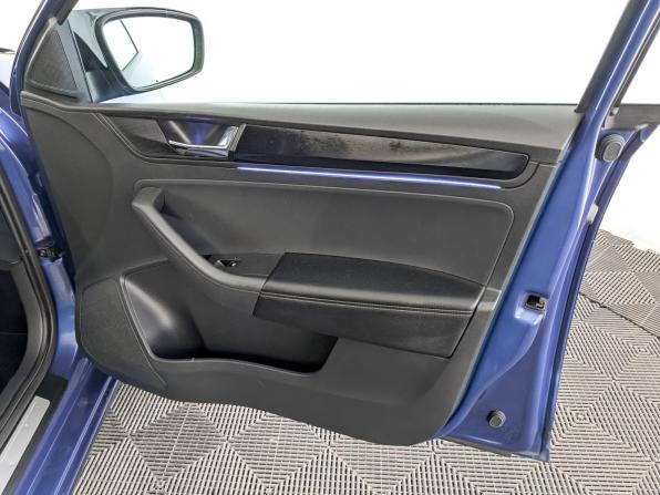 Skoda Rapid II с пробегом 2021 года, цена 1 630 000 рублей, 106490 км, лифтбек, Автокод Объявления