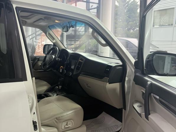 Mitsubishi Pajero IV Рестайлинг 2 с пробегом 2018 года, цена 2 880 000 рублей, 120933 км, внедорожник, Автокод Объявления