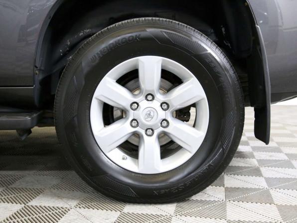 Toyota Land Cruiser Prado 150 Series Рестайлинг 1 с пробегом 2016 года, цена 2 990 000 рублей, 288397 км, внедорожник, Автокод Объявления
