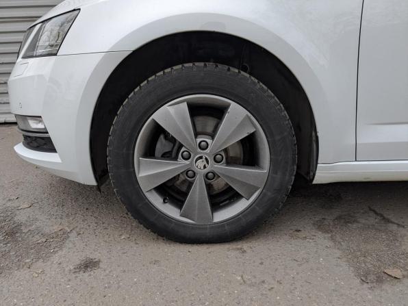Skoda Octavia III (A7) Рестайлинг с пробегом 2019 года, цена 1 995 000 рублей, 118804 км, лифтбек, Автокод Объявления