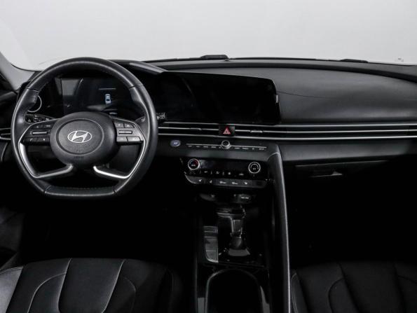 Hyundai Elantra VII (CN7) Рестайлинг с пробегом 2023 года, цена 2 150 000 рублей, 50500 км, седан, Автокод Объявления