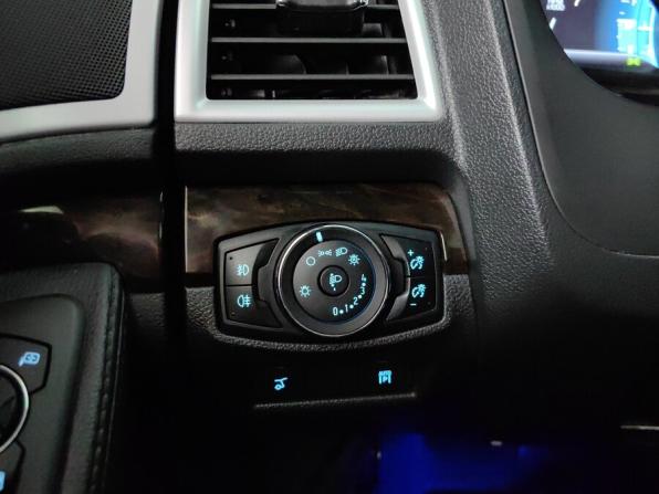 Ford Explorer V Рестайлинг с пробегом 2015 года, цена 2 085 000 рублей, 183000 км, внедорожник, Автокод Объявления