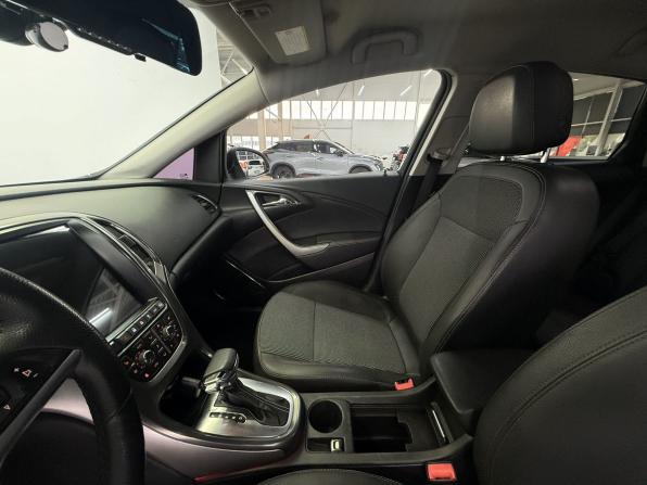Opel Astra J с пробегом 2011 года, цена 615 000 рублей, 242486 км, хэтчбек, Автокод Объявления