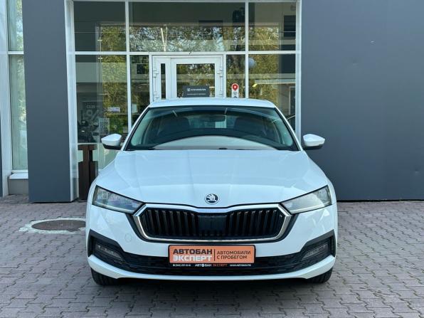 Skoda Octavia IV (A8) с пробегом 2021 года, цена 2 279 000 рублей, 69436 км, лифтбек, Автокод Объявления