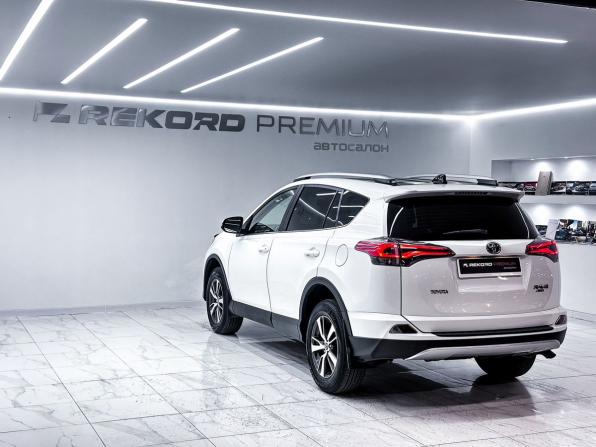 Toyota RAV4 IV (XA40) Рестайлинг с пробегом 2016 года, цена 2 599 000 рублей, 79800 км, внедорожник, Автокод Объявления