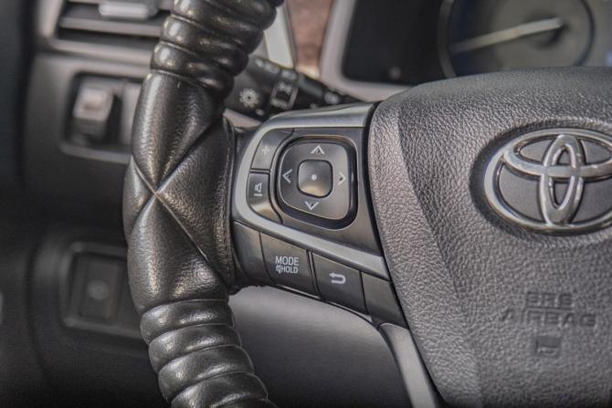 Toyota Camry VII (XV50) Рестайлинг с пробегом 2015 года, цена 2 049 000 рублей, 270000 км, седан, Автокод Объявления