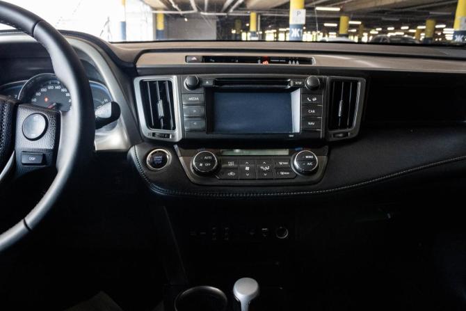 Toyota RAV4 IV (XA40) с пробегом 2014 года, цена 2 399 000 рублей, 136025 км, внедорожник, Автокод Объявления