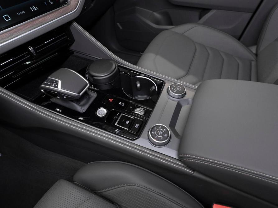 Volkswagen Touareg III Рестайлинг Москва  - изображение 16