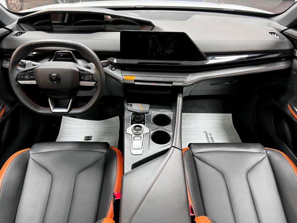 Changan UNI-V I с пробегом 2023 года, цена 2 350 000 рублей, 23360 км, лифтбек, Автокод Объявления