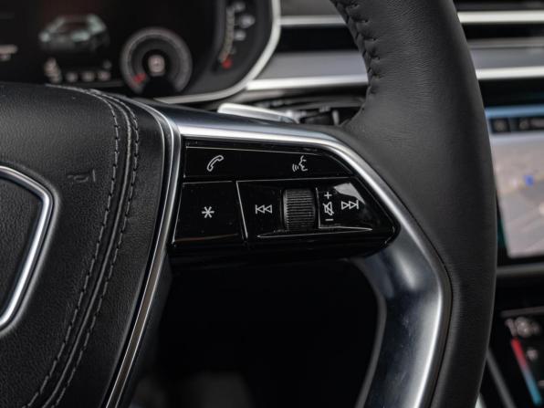 Audi A8 IV (D5) с пробегом 2019 года, цена 6 599 000 рублей, 102425 км, седан, Автокод Объявления