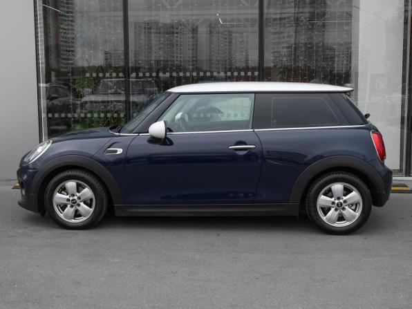 Mini Hatch III (F55/F56) Рестайлинг с пробегом 2018 года, цена 1 898 000 рублей, 97000 км, хэтчбек, Автокод Объявления
