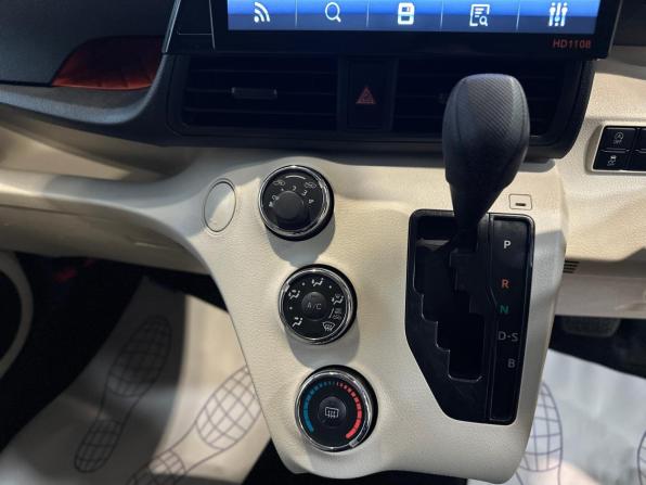 Toyota Sienta II с пробегом 2018 года, цена 1 450 000 рублей, 124200 км, минивэн, Автокод Объявления