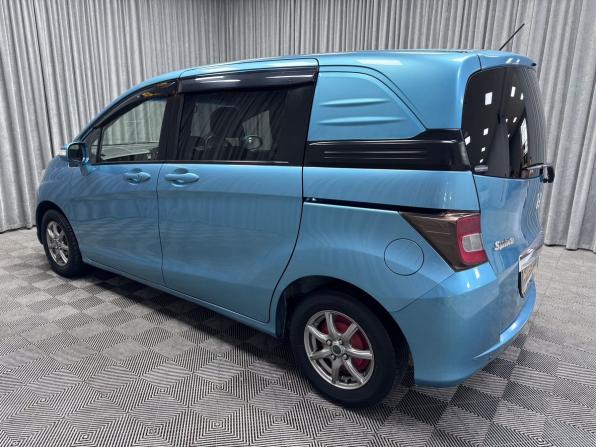 Honda Freed I Рестайлинг с пробегом 2012 года, цена 1 250 000 рублей, 159534 км, компактвэн, Автокод Объявления
