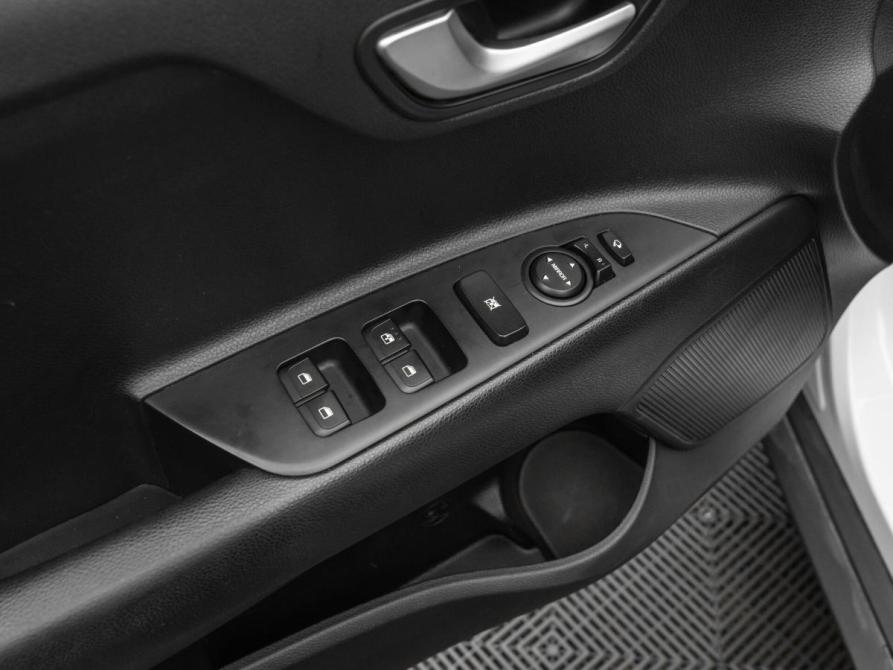 Kia Stonic I Москва  - изображение 18