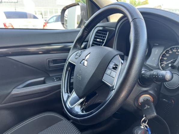 Mitsubishi Outlander III Рестайлинг 3 с пробегом 2018 года, цена 2 200 000 рублей, 88872 км, внедорожник, Автокод Объявления