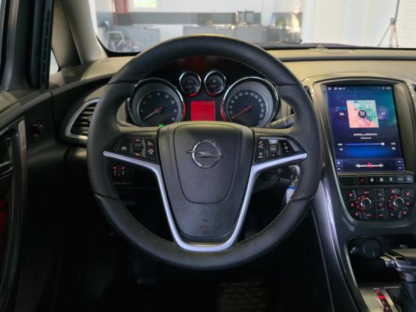 Opel Astra J Рестайлинг с пробегом 2013 года, цена 999 000 рублей, 156500 км, хэтчбек, Автокод Объявления