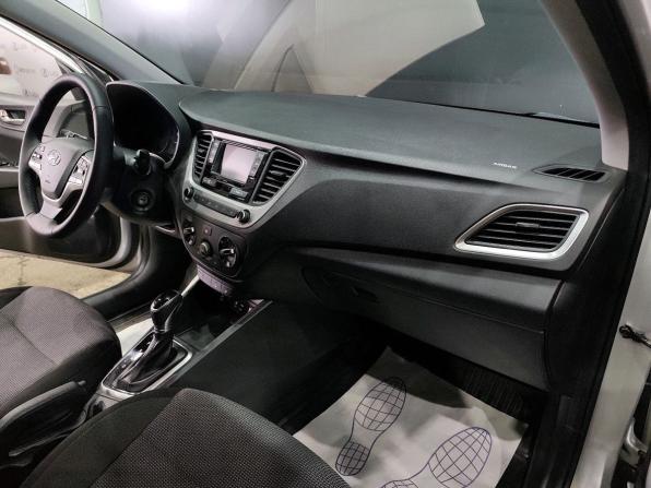 Hyundai Solaris II с пробегом 2017 года, цена 1 230 000 рублей, 97451 км, седан, Автокод Объявления