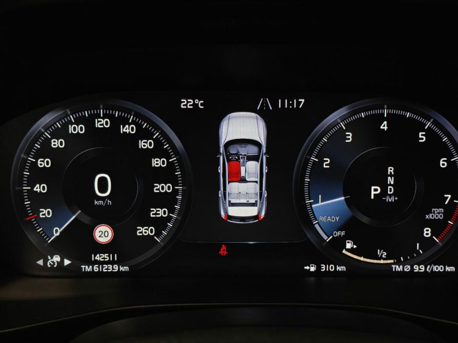 Volvo XC40 I Москва  - изображение 17
