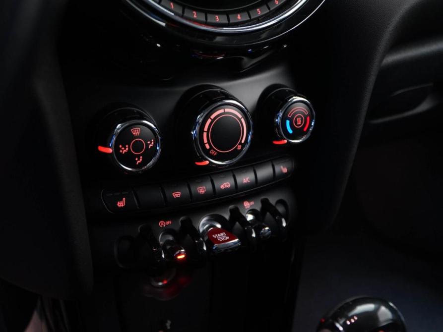 Mini Hatch III (F55/F56) Москва  - изображение 11