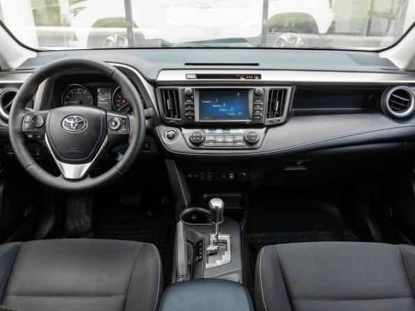 Toyota RAV4 IV (XA40) Рестайлинг с пробегом 2017 года, цена 2 451 300 рублей, 119887 км, внедорожник, Автокод Объявления