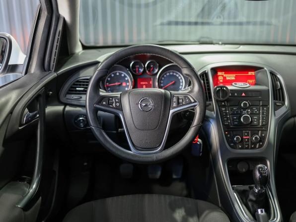 Opel Astra J Рестайлинг с пробегом 2012 года, цена 749 000 рублей, 184332 км, хэтчбек, Автокод Объявления