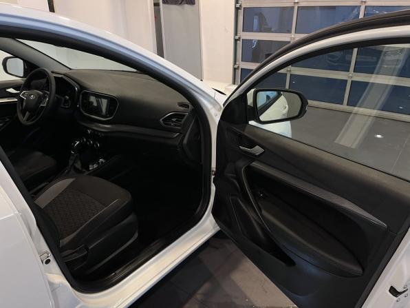 Lada (ВАЗ) Vesta I Рестайлинг (NG) с пробегом 2024 года, цена 1 558 000 рублей, 23861 км, седан, Автокод Объявления
