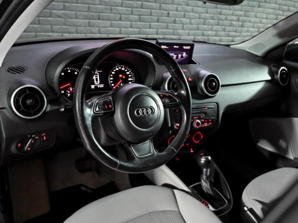 Audi A1 I (8X) с пробегом 2012 года, цена 1 300 000 рублей, 139975 км, хэтчбек, Автокод Объявления