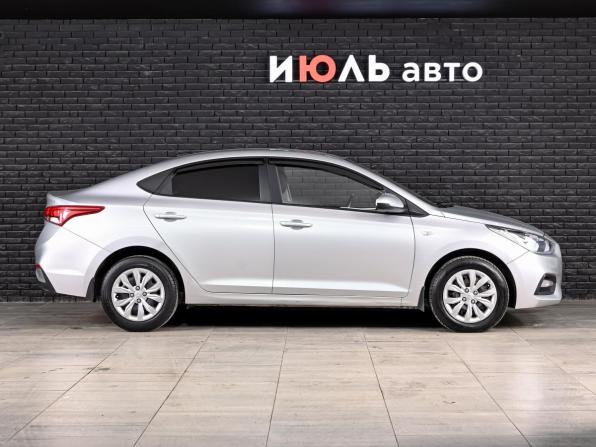 Hyundai Solaris II с пробегом 2018 года, цена 1 350 000 рублей, 178346 км, седан, Автокод Объявления