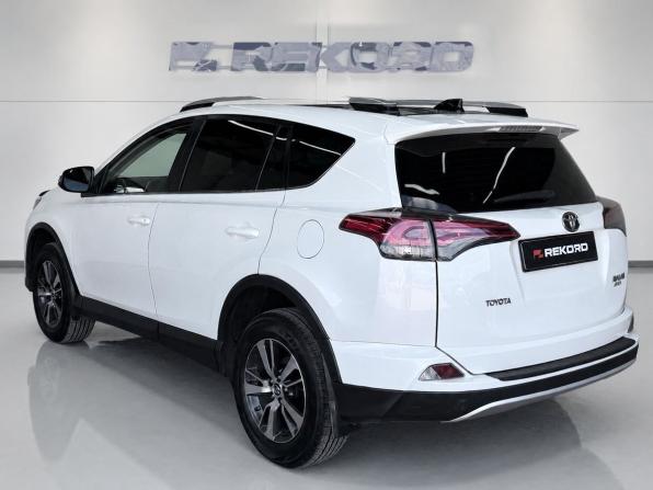 Toyota RAV4 IV (XA40) Рестайлинг с пробегом 2016 года, цена 2 449 000 рублей, 79800 км, внедорожник, Автокод Объявления