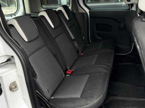 Renault Kangoo II Рестайлинг с пробегом 2013 года, цена 799 000 рублей, 112593 км, минивэн, Автокод Объявления