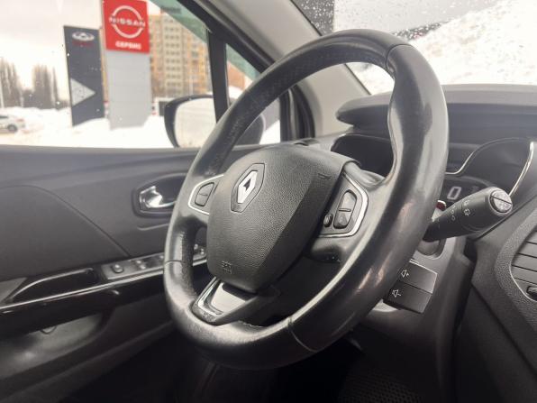 Renault Kaptur I с пробегом 2016 года, цена 850 000 рублей, 289200 км, внедорожник, Автокод Объявления