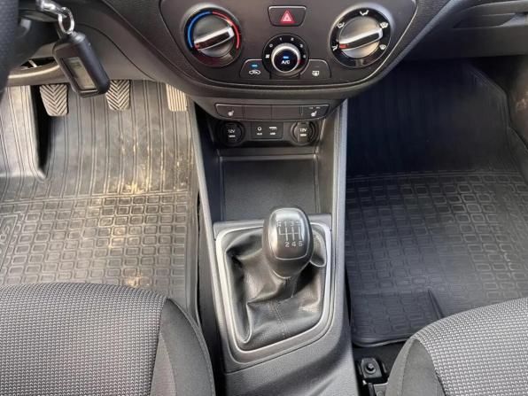 Hyundai Solaris II с пробегом 2017 года, цена 995 000 рублей, 152247 км, седан, Автокод Объявления