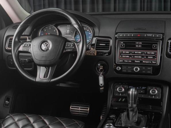 Volkswagen Touareg II Рестайлинг с пробегом 2018 года, цена 3 499 000 рублей, 215427 км, внедорожник, Автокод Объявления