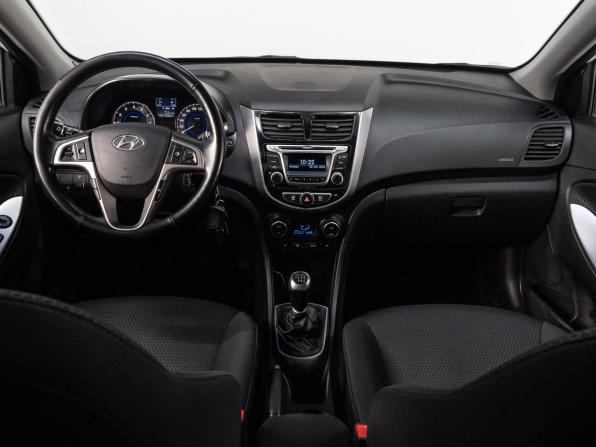 Hyundai Solaris I Рестайлинг с пробегом 2015 года, цена 940 000 рублей, 156799 км, хэтчбек, Автокод Объявления