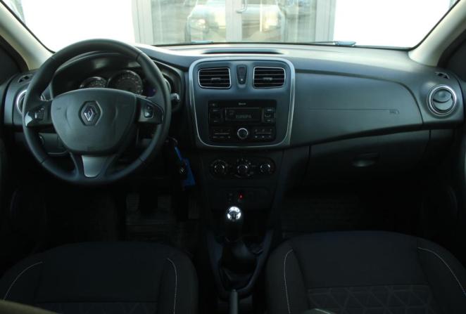 Renault Sandero II с пробегом 2018 года, цена 1 206 000 рублей, 92345 км, хэтчбек, Автокод Объявления