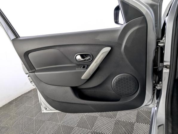 Renault Sandero II Рестайлинг с пробегом 2021 года, цена 1 265 000 рублей, 107636 км, хэтчбек, Автокод Объявления