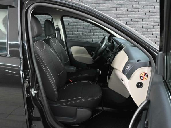 Renault Logan II с пробегом 2015 года, цена 950 000 рублей, 64635 км, седан, Автокод Объявления