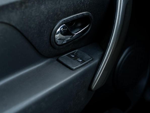 Renault Sandero II Рестайлинг с пробегом 2019 года, цена 1 075 000 рублей, 86512 км, хэтчбек, Автокод Объявления