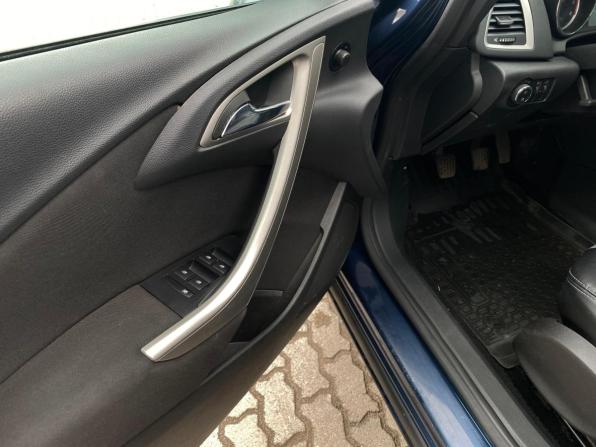 Opel Astra J с пробегом 2011 года, цена 599 000 рублей, 147332 км, хэтчбек, Автокод Объявления
