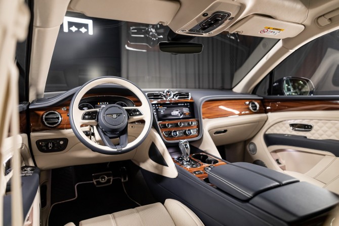 Новый Bentley Bentayga I Рестайлинг 2024 года, цена 48 860 400 рублей, внедорожник, Автокод Объявления