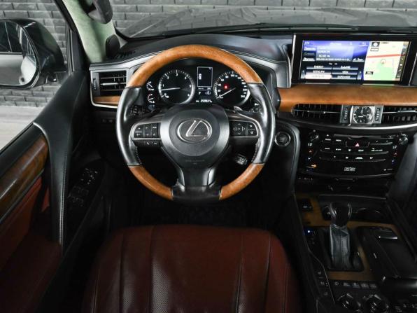 Lexus LX III Рестайлинг 2 с пробегом 2015 года, цена 4 900 000 рублей, 259937 км, внедорожник, Автокод Объявления