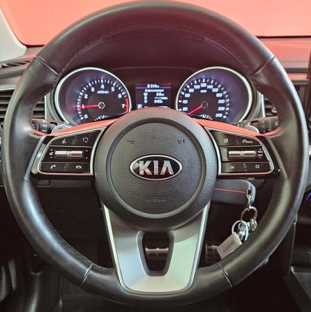 Kia Ceed III с пробегом 2021 года, цена 2 249 000 рублей, 52760 км, универсал, Автокод Объявления