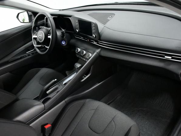 Hyundai Elantra VII (CN7) с пробегом 2022 года, цена 1 987 000 рублей, 33903 км, седан, Автокод Объявления